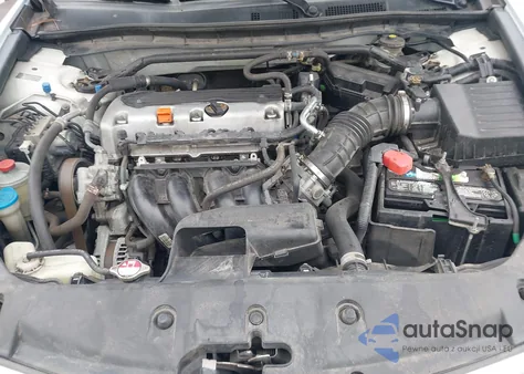 2011 Honda Accord 2.4 Ex-L from USA, damaged, VIN 1HGCP2F83BA087019